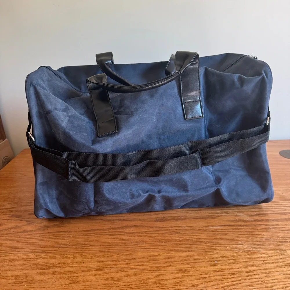 Calvin Klein Navy Blue Nylon Duffle Bag Weekender Travel Carry On‎ Luggage